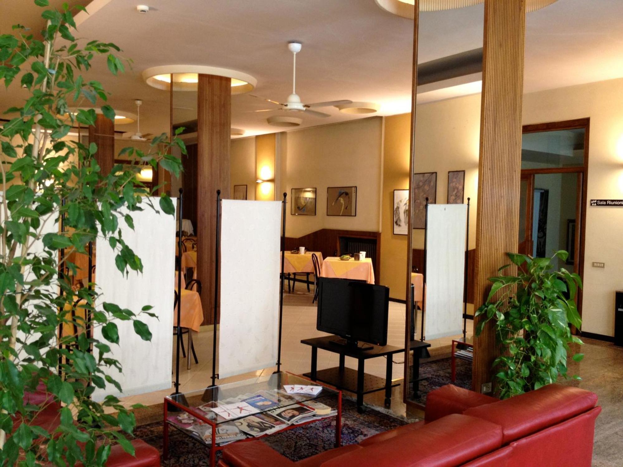 Hotel Milano Pistoia Exterior photo