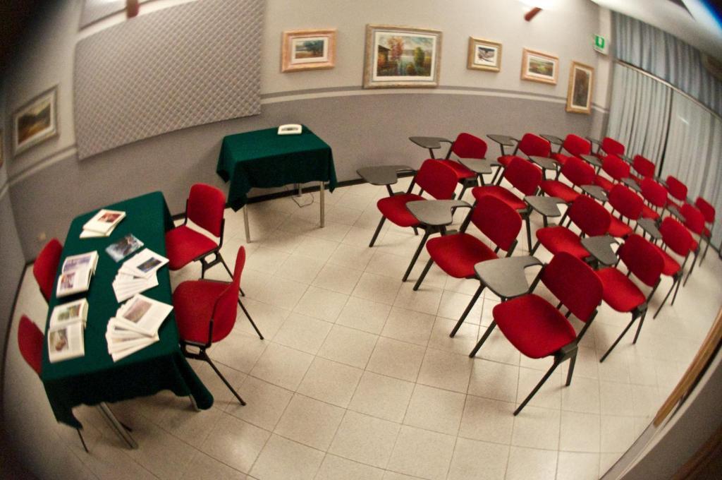 Hotel Milano Pistoia Exterior photo