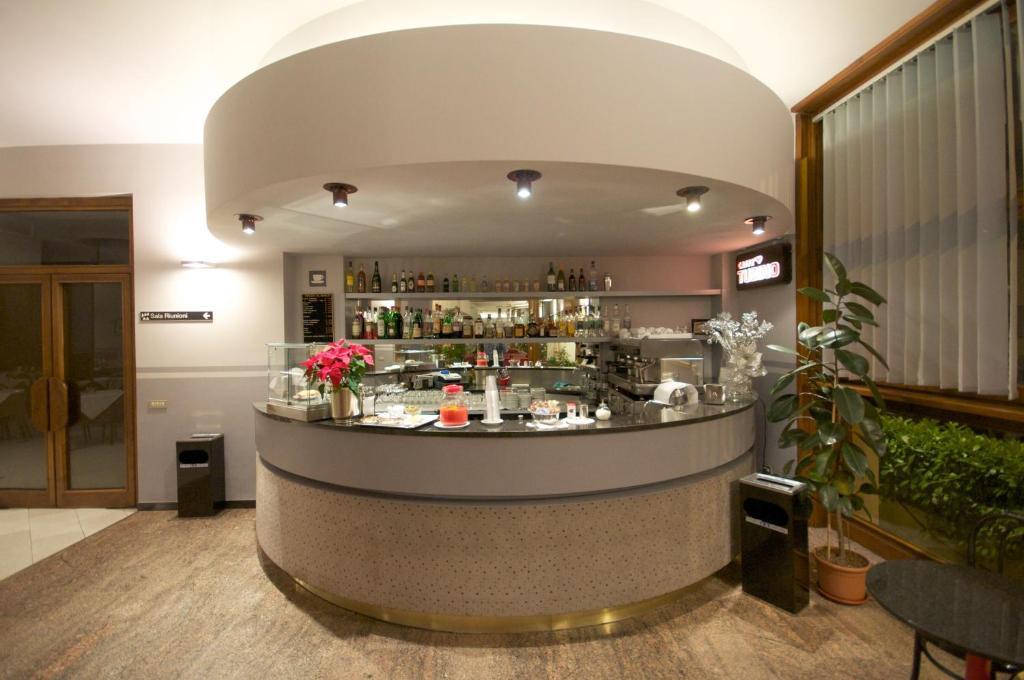 Hotel Milano Pistoia Exterior photo