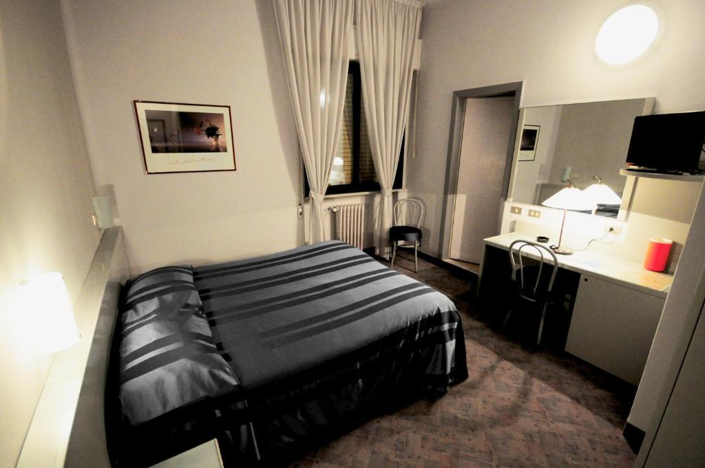 Hotel Milano Pistoia Exterior photo